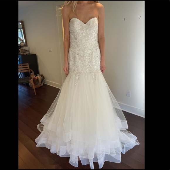 Alfred Angelo, size 8, Disney Wedding Dress Collection. Ivory color and NWT. - Picture 3 of 7